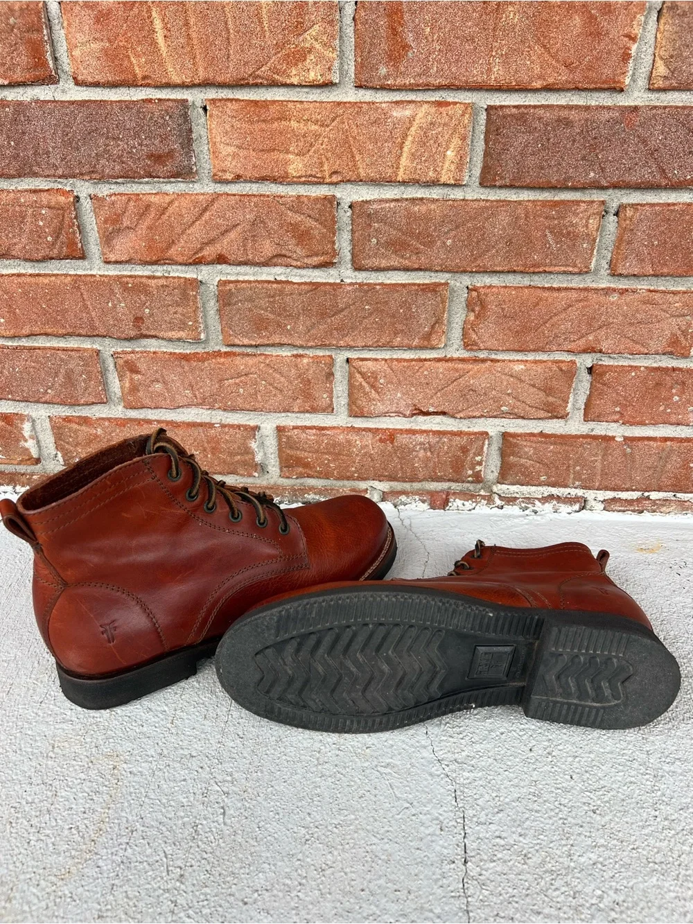 Frye Men's Leather Chukka Boots in Cognac Brown